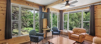The Hill View Suite at Ten Stone Lodge