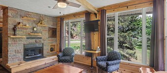 The Hill View Suite at Ten Stone Lodge