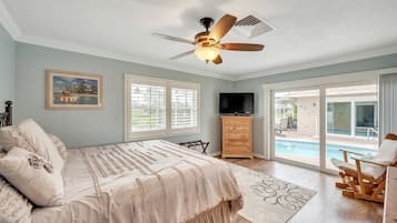 Desk, iron/ironing board, WiFi, bed sheets