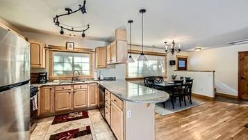 Fridge, microwave, oven, dishwasher
