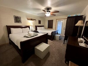 Ferros/tábuas de passar roupa, berço de viagem, Wi-Fi, roupa de cama