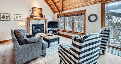 Scenic Keystone Colorado Mountain Retreat with Hot Tubs and Shuttle Access