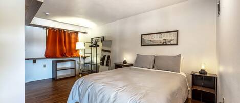 6 bedrooms, WiFi, bed sheets