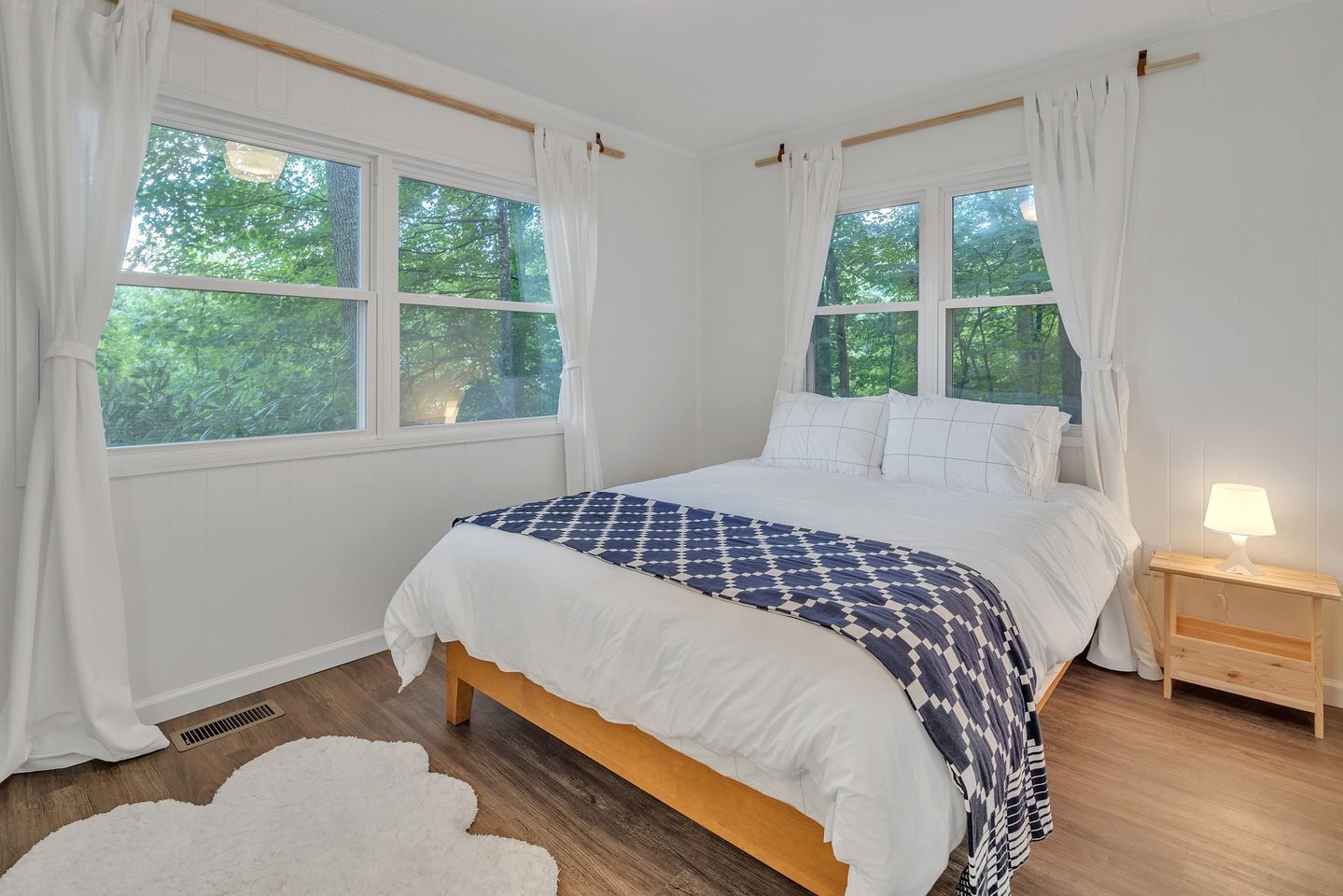 4 Schlafzimmer, Reisekinderbett, WLAN, Bettwäsche