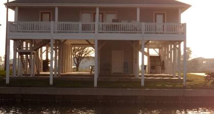 Pet-Friendly Vacation Rental with a Boat Slip on a Canal in Crystal Beach, Texas