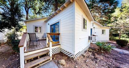 Secluded Dog Friendly Cabin in Wine Country Cobb California