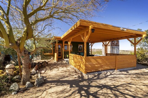 Cozy Cabin Ideal for a Getaway in Joshua Tree Perfect for Stargazing
