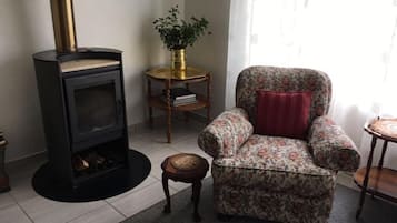 Cottage Confort, patio, vue montagne | Coin séjour
