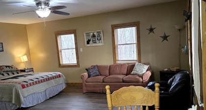 Charming Cozy Chalet on a Hill by the Cedar River in Letts, Iowa