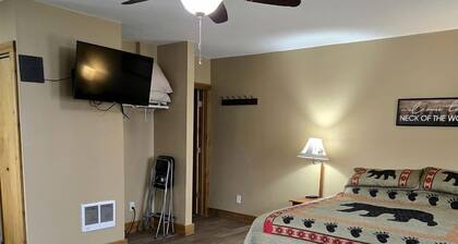 Charming Cozy Chalet on a Hill by the Cedar River in Letts, Iowa