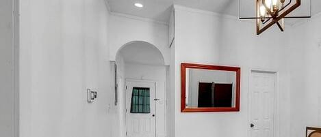 2 bedrooms, desk, WiFi, bed sheets