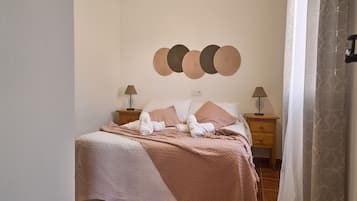 2 slaapkamers, gratis babybedden, beddengoed