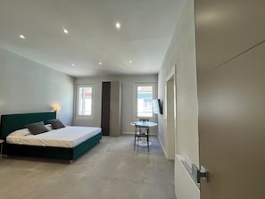 Iron/ironing board, free WiFi - Lucus Apartments (Lugo)