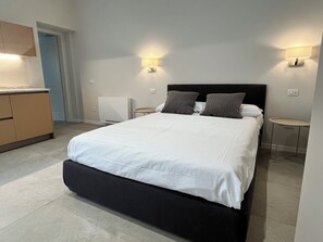 Standard Apartment | Iron/ironing board, free WiFi