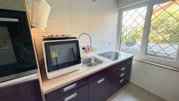 Frigorífic, forn, placa de cuina i rentaplats