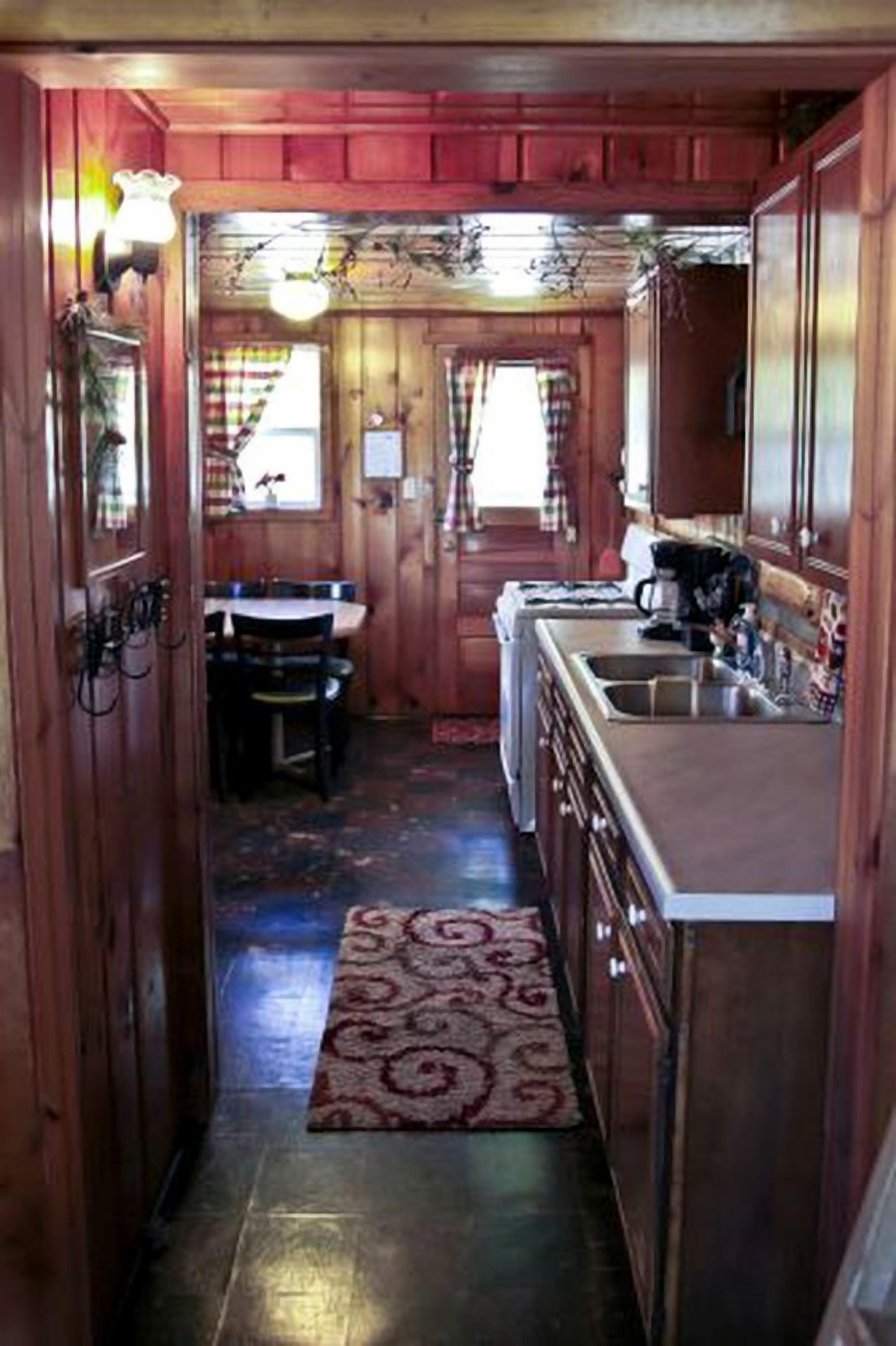Refrigerador, microondas, horno y cafetera y tetera 