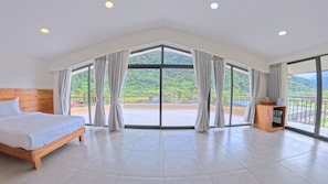 Premium Shared Dormitory, Garden View