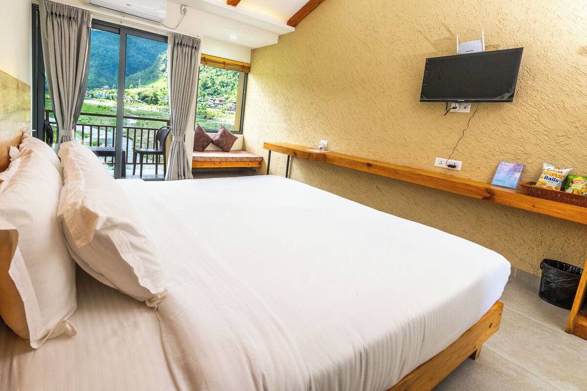 Habitación doble Premium, vista al jardín | Escritorio, espacio para trabajar con laptop y wifi gratis