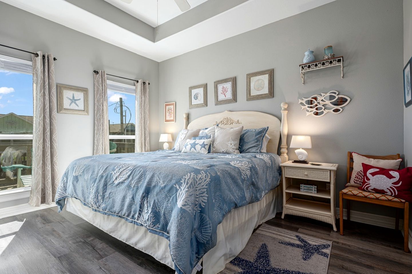 3 bedrooms, desk, travel crib, WiFi