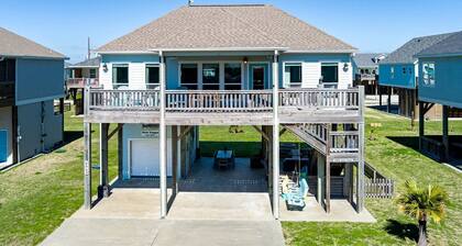 Holiday Home with BBQ Area and Modern Amenities in Port Bolivar, Texas