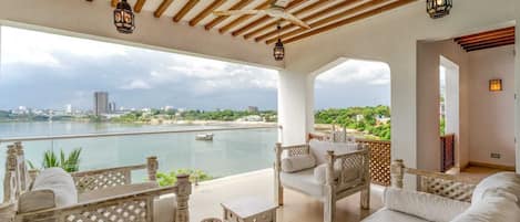 Departamento Deluxe, vista al mar | Terraza o patio
