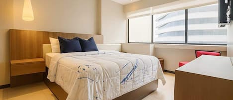 熨斗/熨衫板、Wi-Fi、床單