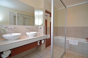 Deluxe Double or Twin Room, Patio, Garden View | Bathroom | Separate bathtub and shower, free toiletries, hair dryer, towels