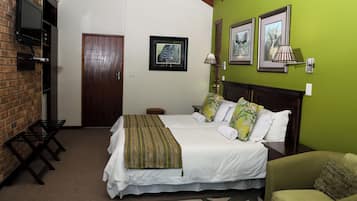 Deluxe Double or Twin Room, Patio, Garden View | Minibar, in-room safe, blackout drapes, iron/ironing board