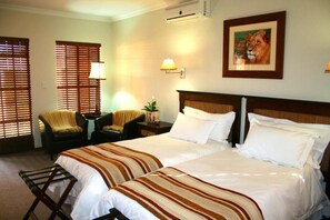 Deluxe Double or Twin Room, Patio, Garden View - Africa House Accommodation (Centurion)