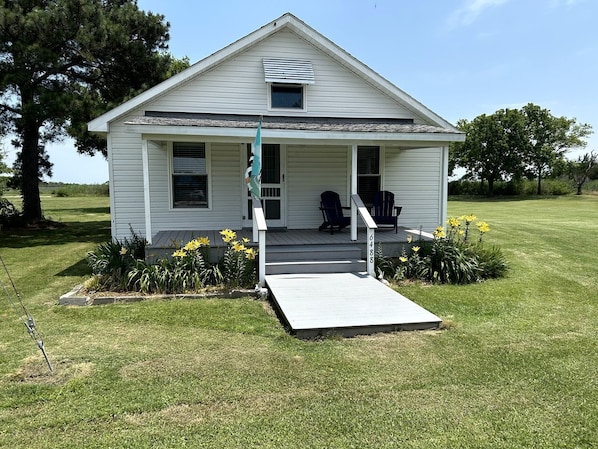 Exterior - Coastal Oyster Cottage Retreat Near Cape Charles, Virginia (Cape Charles)