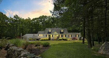 Pet-Friendly 1BR Cottage Retreat Near Downtown Mystic, Connecticut
