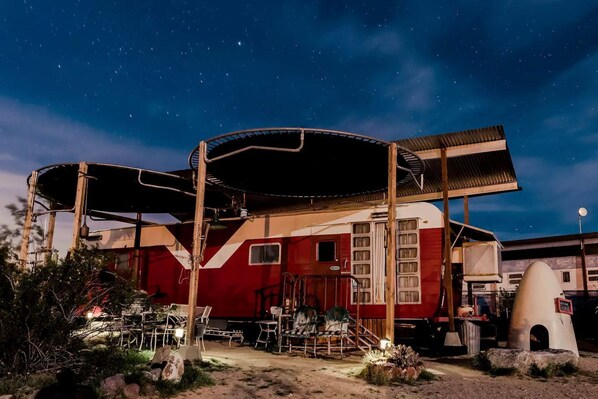 Miscellaneous - Retro Trailer Rental for Glamping Getaway in Joshua Tree, California (Joshua Tree)