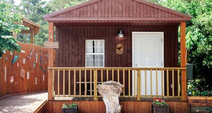 Cozy Accessible Studio Cabin with Fire Pit at Toronto Kansas Lake
