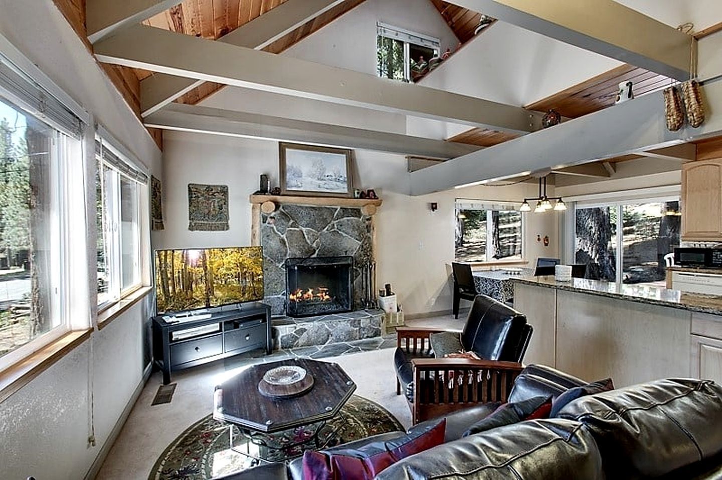 TV, fireplace