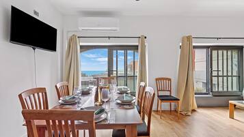 Familienapartment, 1 Schlafzimmer, Meerseite (Mediterranea 36-bis in Savona) | Esszimmer