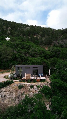 Serene Tiny House Retreat with Botanical Sanctuary & Mountain Views near Aspen, Basalt, Colorado