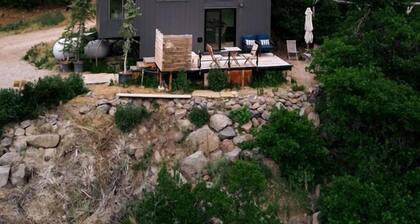 Serene Tiny House Retreat with Botanical Sanctuary & Mountain Views near Aspen, Basalt, Colorado