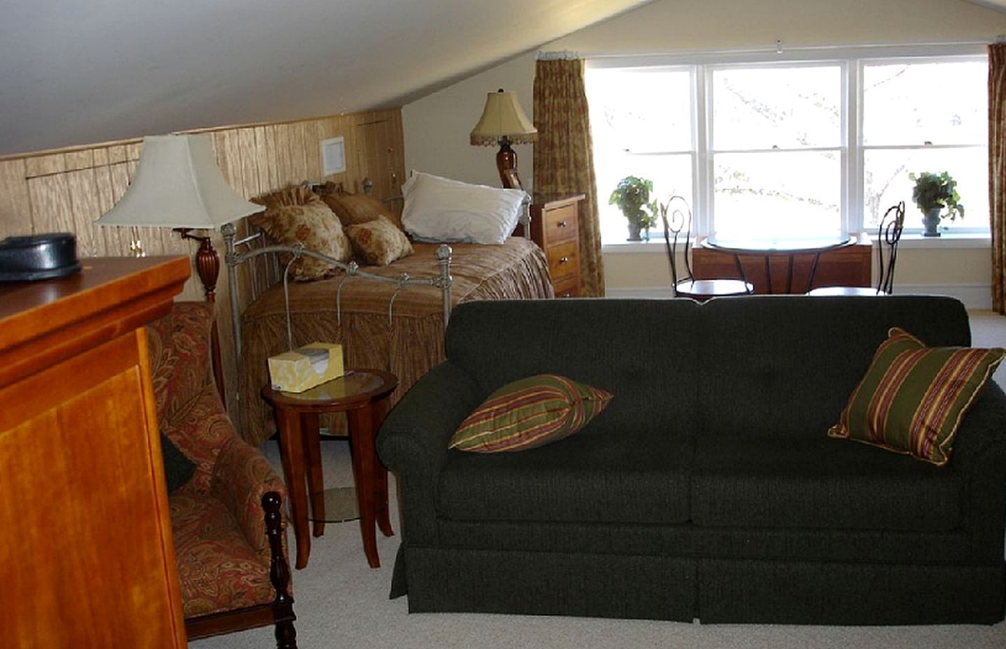 TV, fireplace, DVD player