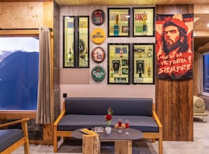 Interior - Highlanders Cafe Stay (Mussoorie)