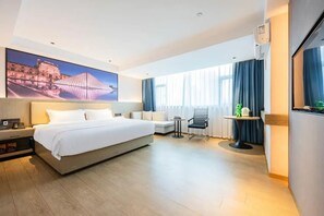 Comfort dubbelrum - utsikt mot staden | Wi-fi