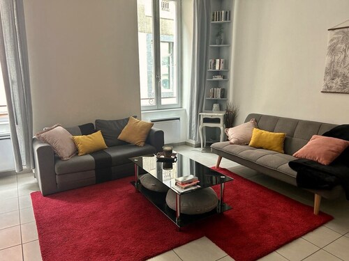 One-bedroom apartment in the historic center of Aubenas—Everything within walking distance