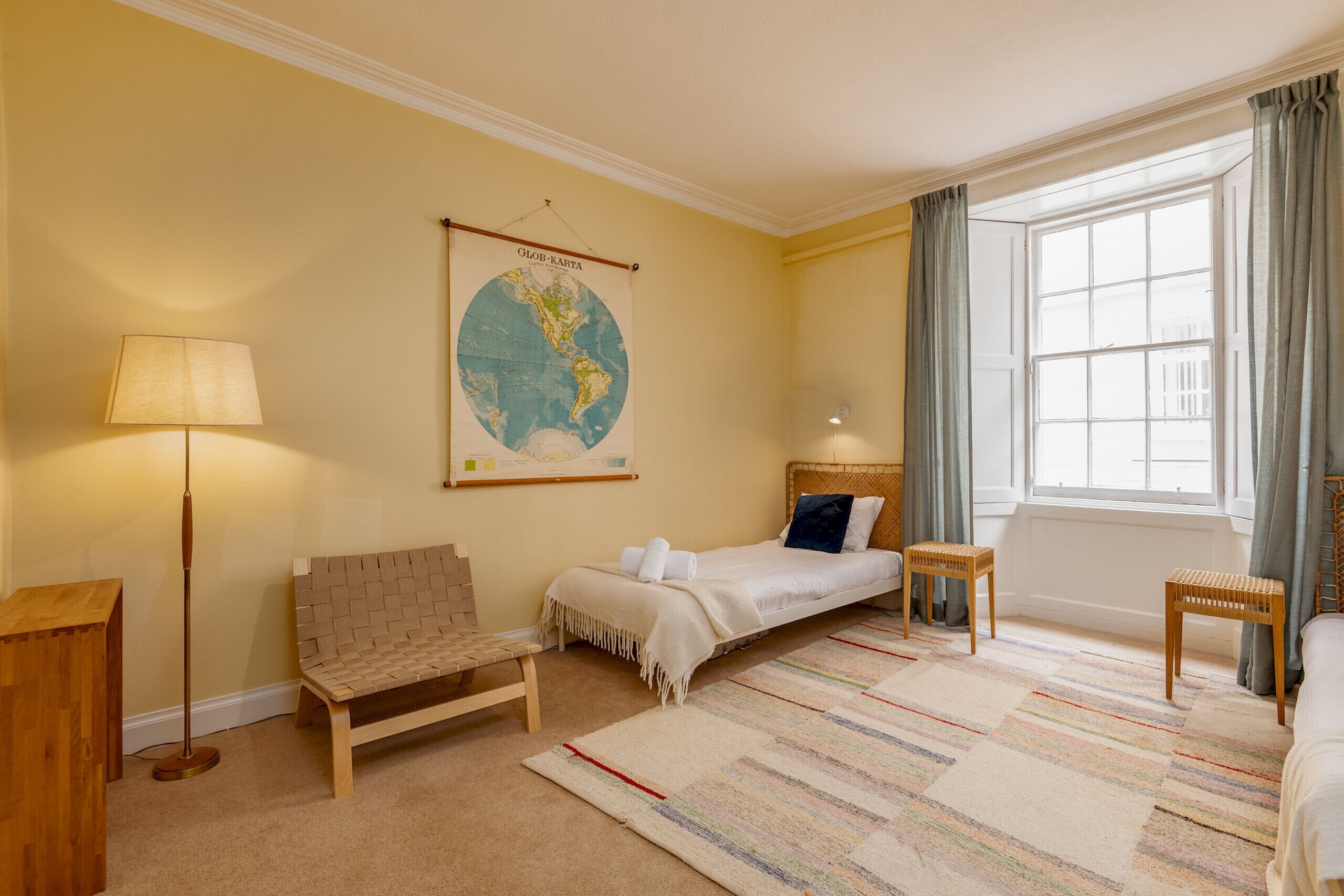 Iron/ironing board, free WiFi, bed sheets