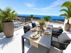 Outdoor dining - Vrbo Property (Makarska)