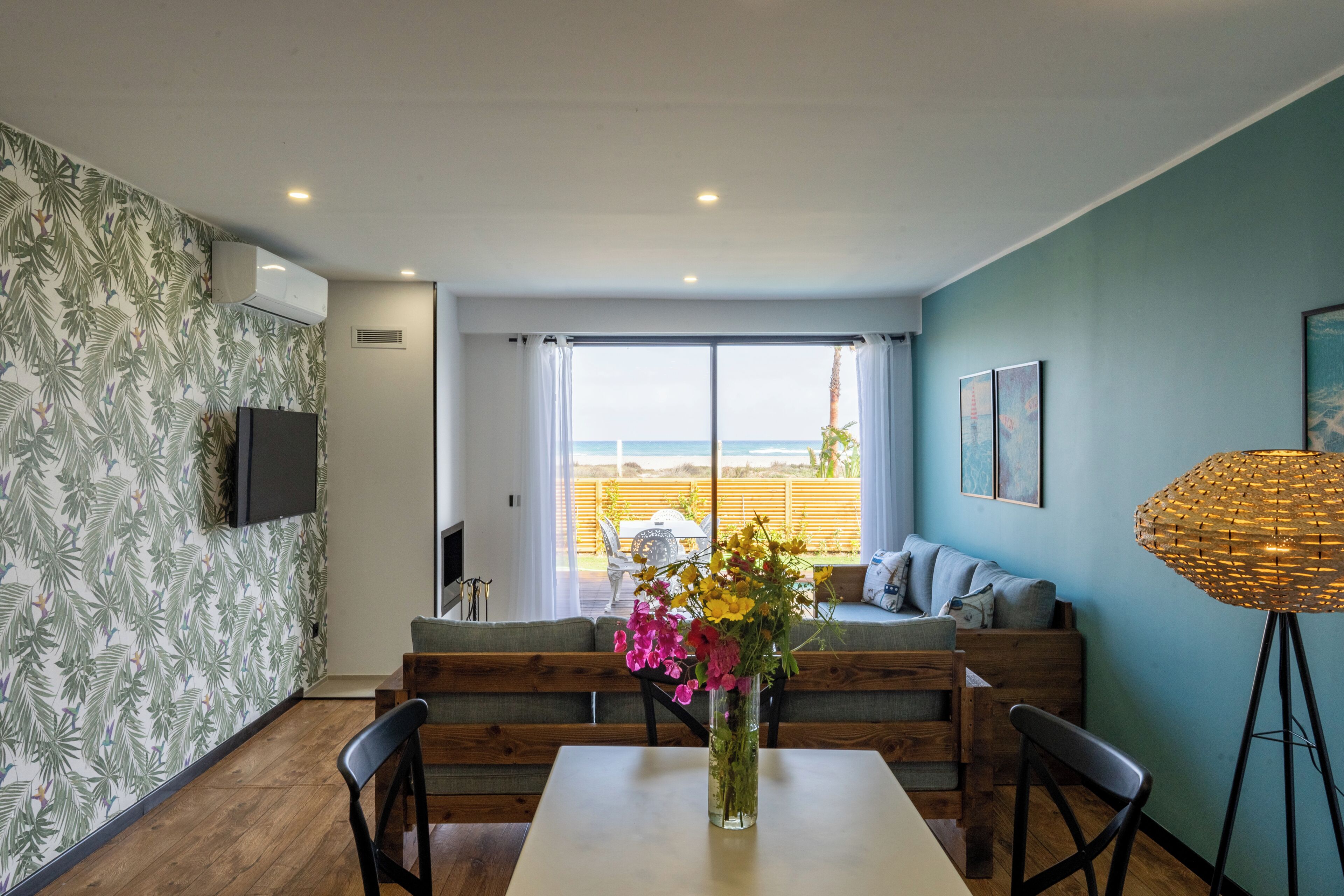 Deluxe Chalet, 2 Bedrooms, Balcony, Beach View | Interior