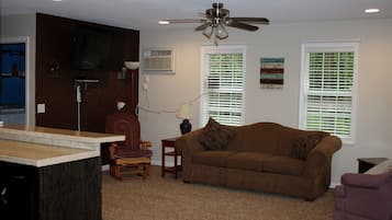 TV, DVD player