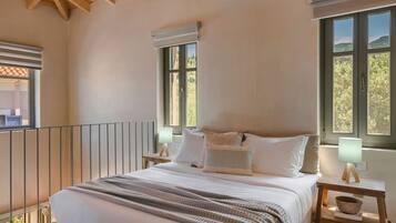 1 bedroom, in-room safe, iron/ironing board, free WiFi