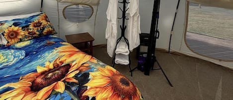 1 bedroom, WiFi, bed sheets