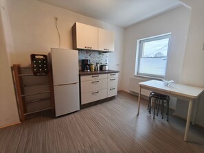Private kitchen - Apartment Herian with Shared Garden on the Edge of Müritz National Park (Schloen-Dratow)