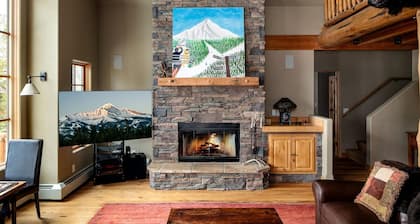 Incredible Cabin with Hot-tub in Big Sky, Montana