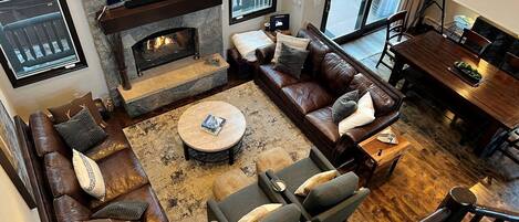 TV, fireplace